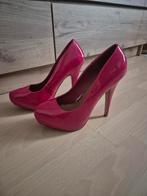 Pumps, Kleding | Dames, Schoenen, Ophalen of Verzenden, Gedragen, Rood