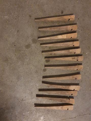 12 houten haringen a 30cm beschikbaar voor biedingen