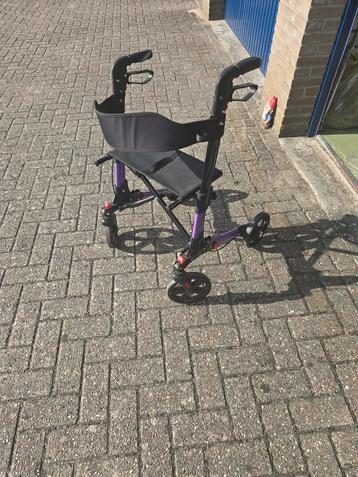 Stevige rollator beschikbaar voor biedingen