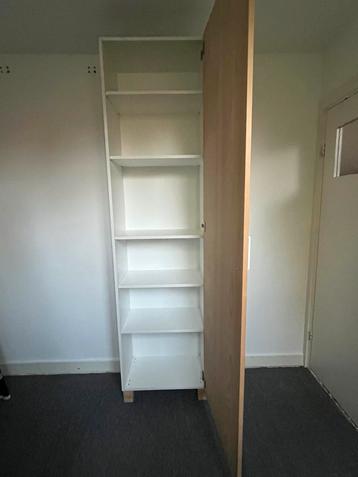 Hoge ondiepe kast