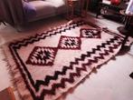Mooi shaggy wollen vintage tapijt/ kleed, Huis en Inrichting, Stoffering | Vloerbedekking, Ophalen of Verzenden, Zo goed als nieuw