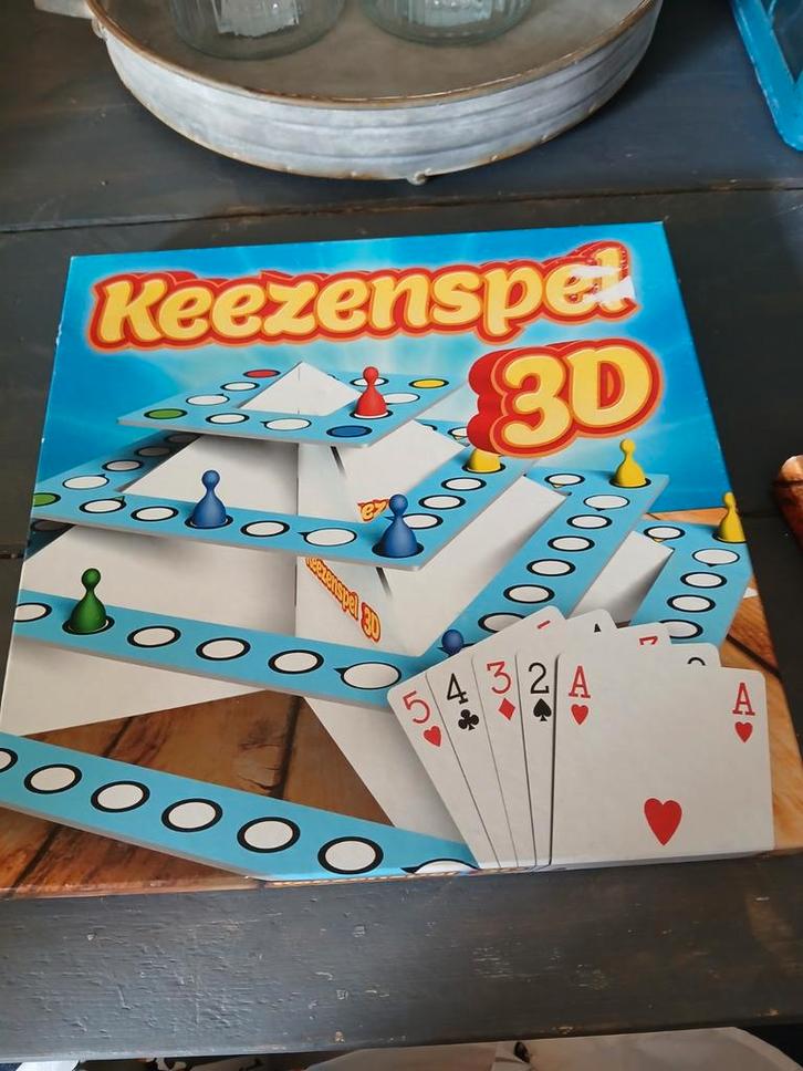 Keezenspel 3D - Leuk gezelschapsspel! Zgan, Hobby en Vrije tijd, Gezelschapsspellen | Bordspellen, Zo goed als nieuw, Drie of vier spelers
