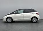 Toyota Yaris 1.3 VVT-i Aspiration Bi-Tone | Navigatie | Came, Auto's, Stof, Gebruikt, 4 cilinders, Met garantie (alle)