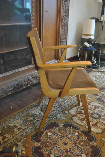 Stoel, vintage beschikbaar voor biedingen