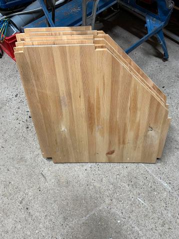 Vijf Ikea Ivar hoekplanken + hoekpaal voor stellingkast - afbeelding 1