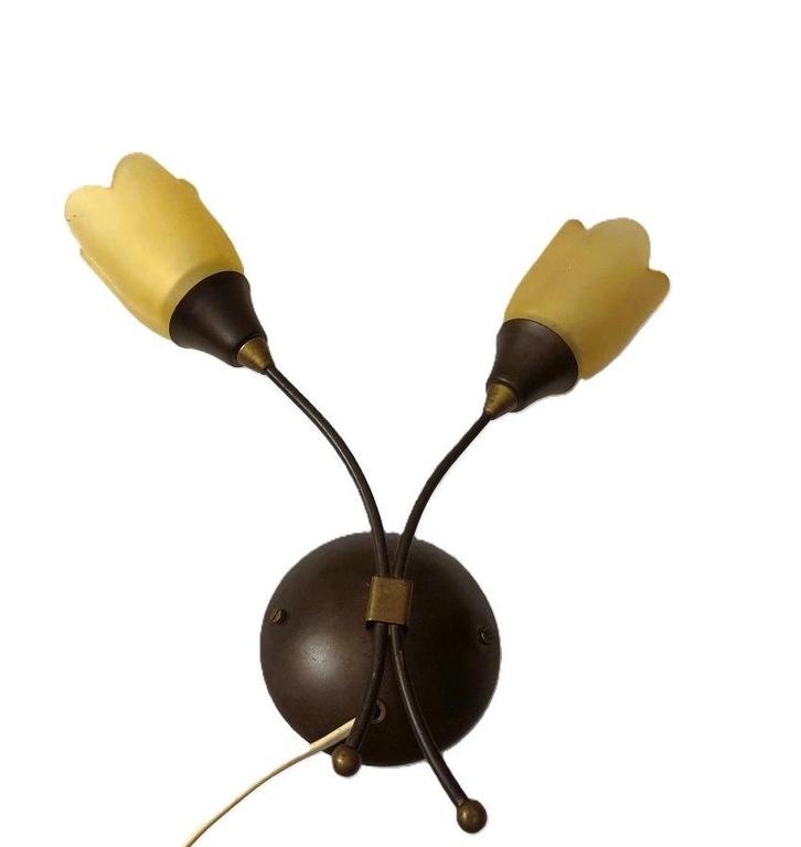 Vintage wandlamp 2 arms dikke glazen bloem art deco - brons, Huis en Inrichting, Lampen | Wandlampen, Glas, Metaal, Ophalen of Verzenden