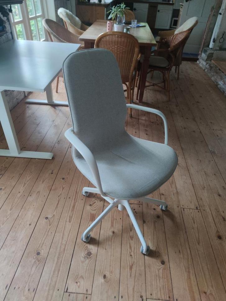 IKEA LÅNGFJÄLL bureaustoel met armleuningen, Huis en Inrichting, Bureaustoelen, Zo goed als nieuw, Bureaustoel, Beige, Ergonomisch