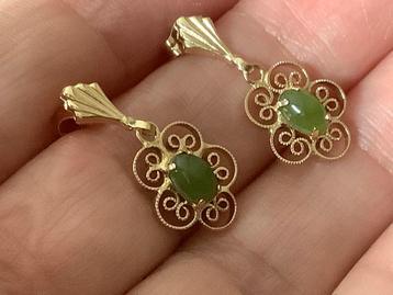 Vintage filigrein gouden oorbellen met edelstenen Jade 14 k beschikbaar voor biedingen