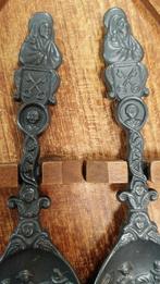 Set tinnen wandlepels op houten paneel – reliëf decor, Antiek en Kunst, Antiek | Tin, Ophalen of Verzenden