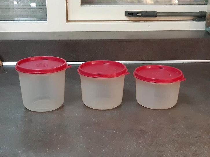 Tupperware voorraad kommen rood set, Huis en Inrichting, Keuken | Tupperware, Bak of Kom, Rood, Ophalen of Verzenden