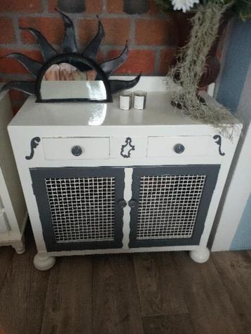 Brocante/vintage/nostalgie KAST beschikbaar voor biedingen