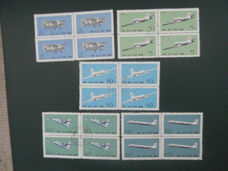 NOORD KOREA 1974; VLIEGTUIGEN per serie of in blokken van 4, Postzegels en Munten, Postzegels | Thematische zegels, Gestempeld