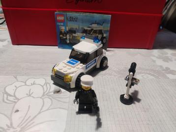 Lego City politie auto 7236 beschikbaar voor biedingen