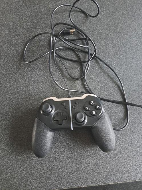 Qware Nintendo Switch Gamecontroller, Spelcomputers en Games, Spelcomputers | Nintendo Consoles | Accessoires, Zo goed als nieuw