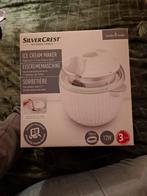 Ice cream maker. De ice cream maker is wit van kleur., Ophalen, Gebruikt, Zelfvriezend