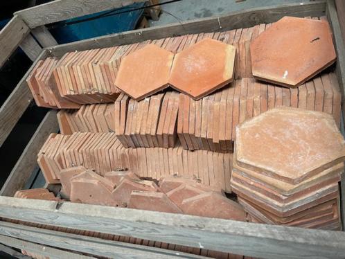 zeshoekig terracotta tegels 21.5 cm. doorsnee, Doe-het-zelf en Verbouw, Tegels, Nieuw, Vloertegels, Overige materialen, 20 tot 40 cm