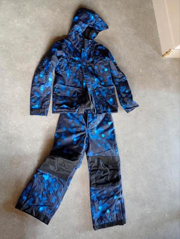 Skibroek en jas maat 128 beschikbaar voor biedingen