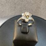 Gouden Ring | 18k* | 2,29g | bloem + briljant |15.75| IC 56