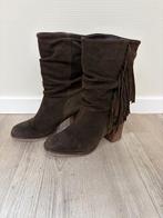Laarsjes donkerbruin suède met hak en franjes Maat 40, Bruin, Lage of Enkellaarzen, Ophalen of Verzenden, Zo goed als nieuw