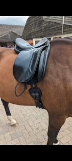 T.e.a.b. Prestige Hippos zadel 17", Dieren en Toebehoren, Paarden en Pony's | Zadels, Ophalen, Gebruikt, Dressuur