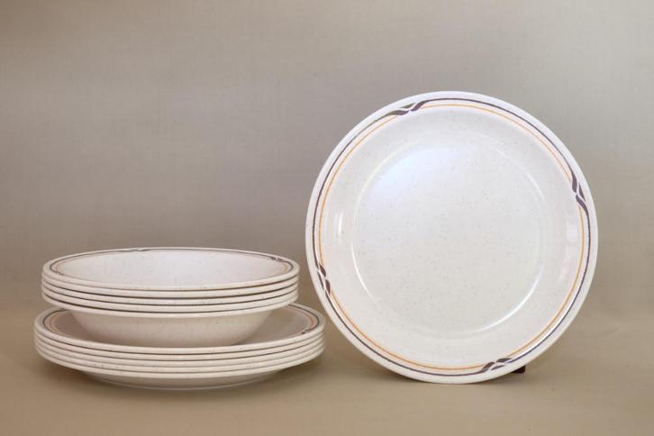 6 diepe en 6 diner borden Melamin  camping  vintage, Caravans en Kamperen, Kampeeraccessoires, Gebruikt, Ophalen of Verzenden