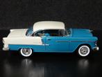 AutoWorld 1:18 1955 Chevrolet Bel Air hardtop blauw-wit, Hobby en Vrije tijd, Modelauto's | 1:18, Overige merken, AutoWorld, Auto