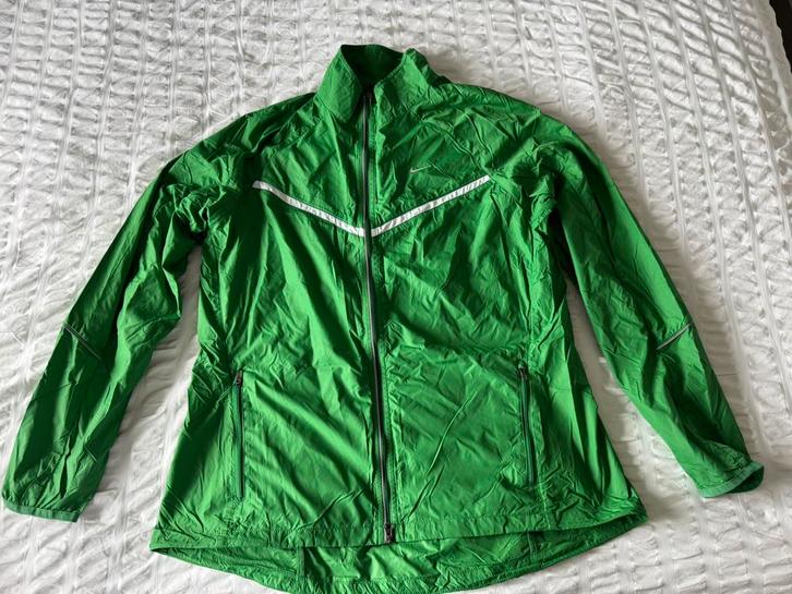 Te koop: Nike Running Jas / Jack Dames Maat XL gras groen, Kleding | Dames, Sportkleding, Zo goed als nieuw, Hardlopen of Fietsen