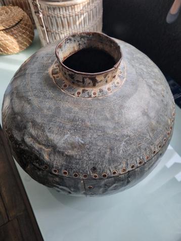 Te koop brocante boeren pot/vaas beschikbaar voor biedingen