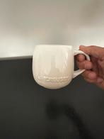Te koop nieuw zandkleur  creme mok Le Creuset, Ophalen of Verzenden, Zo goed als nieuw, Overige stijlen, Kop(pen) en/of Schotel(s)