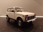 Lada Niva 1:18 wit, Hobby en Vrije tijd, Modelauto's | 1:18, Verzenden, Zo goed als nieuw