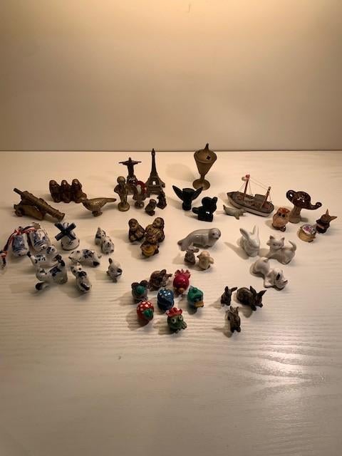 Nog 25 verschillende letterbak figuurtjes + letterbak, Verzamelen, Poppetjes en Figuurtjes, Zo goed als nieuw, Ophalen of Verzenden