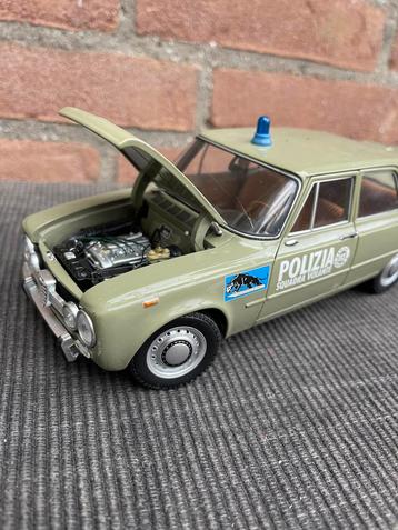 1:18 MINICHAMPS ALFA ROMEO GIULIA POLIZIA **OPKNAPPERTJE** beschikbaar voor biedingen