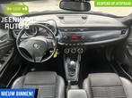 Alfa Romeo Giulietta 1.4 T Progression|Clima|Trekhaak|Cruise, Voorwielaandrijving, Gebruikt, 4 cilinders, Leder en Stof