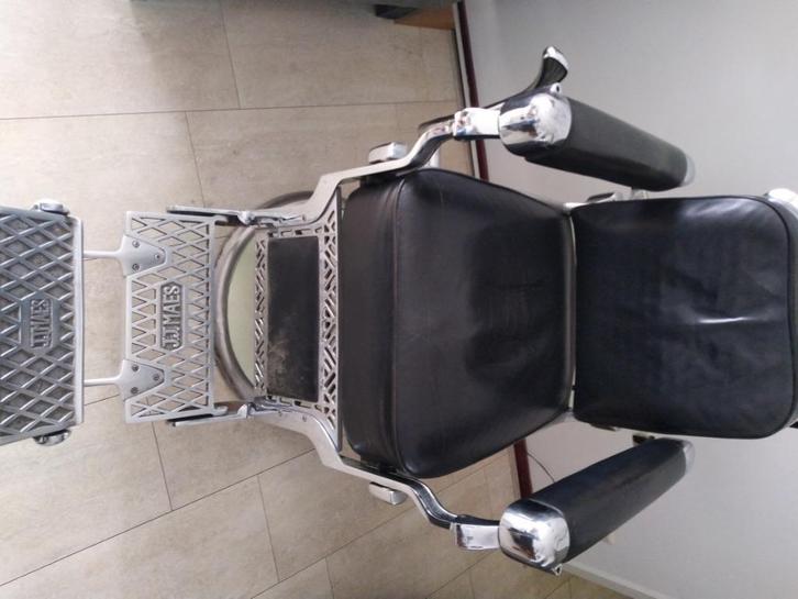 Antieke kappersstoel, opklapbare voetensteun geen hoofdsteun, Antiek en Kunst, Curiosa en Brocante, Ophalen