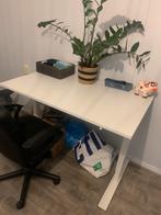 Ikea Skarsta Bureau - In hoogte verstelbaar, Huis en Inrichting, Bureaus, Ophalen, In hoogte verstelbaar, Zo goed als nieuw, Stabureau