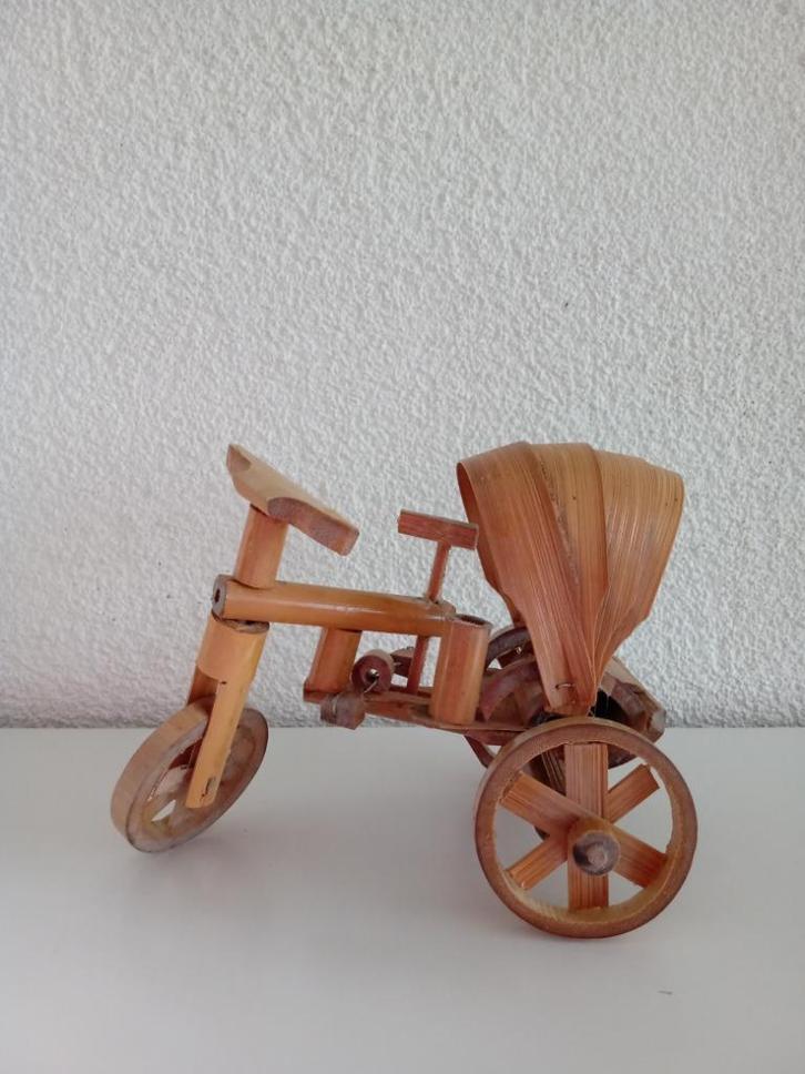 Een Miniatuur RIKSJA van Hout, Antiek en Kunst, Curiosa en Brocante, Ophalen of Verzenden