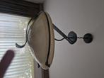 hanglamp met een glazen kom en een smeedijzeren armatuur. , Huis en Inrichting, Lampen | Hanglampen, Ophalen, Gebruikt, Glas, 50 tot 75 cm