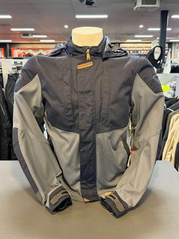 MACNA HOODINI, LAATSTE MAAT: M beschikbaar voor biedingen