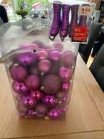 doos kerstballen met 4 schaatsen paars/cyclaamkleur, Ophalen of Verzenden, Zo goed als nieuw