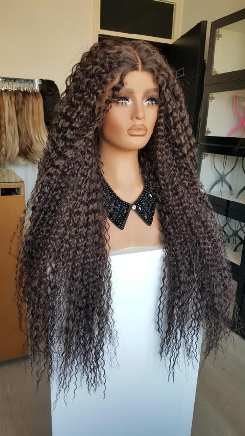 Basic Lace Pruik: Gemêleerd Midden Bruin, Diepe Krul, Vol!, Sieraden, Tassen en Uiterlijk, Uiterlijk | Haarverzorging, Nieuw, Pruik of Haarverlenging