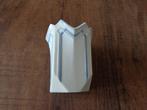 Lladro Daisa 1987 vaasje, achthoekig, hoogte 11,5 cm., Huis en Inrichting, Wit, Aardewerk of Porselein, Ophalen of Verzenden, Zo goed als nieuw