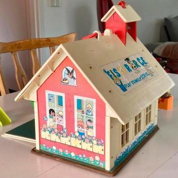 Vintage Fisher Price Schooltje beschikbaar voor biedingen