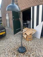 Grote staande lamp industrieel grijs, Ophalen, Zo goed als nieuw, 150 tot 200 cm