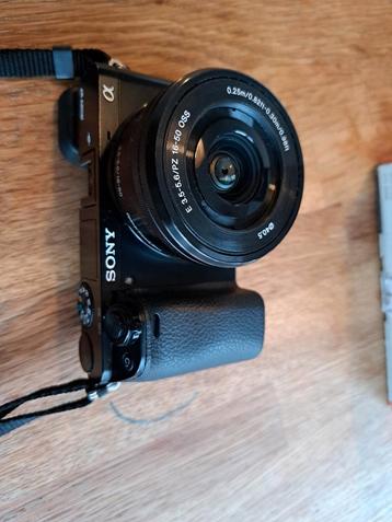Sony Alpha 6000 met 16-50 kitlens beschikbaar voor biedingen