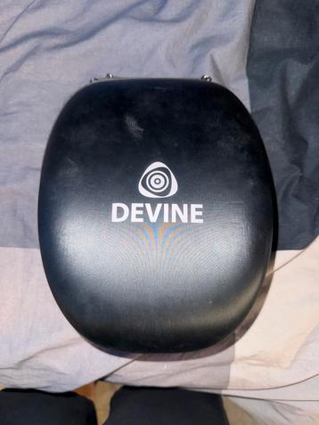 Devine Hoofdtelefoon Case beschikbaar voor biedingen