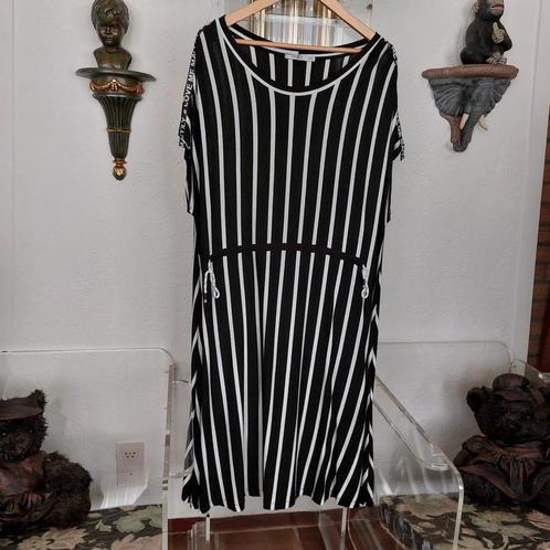 Jurk van het merk Mat Fashion.  Maat L.(50/52), Kleding | Dames, Grote Maten, Zo goed als nieuw, Jurk, Zwart, Ophalen of Verzenden