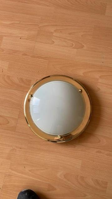 Gratis lamp beschikbaar voor biedingen