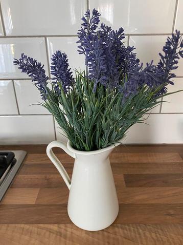 Lavendel takken beschikbaar voor biedingen