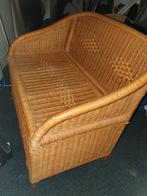 Bankje van riet met bergruimte, Ophalen