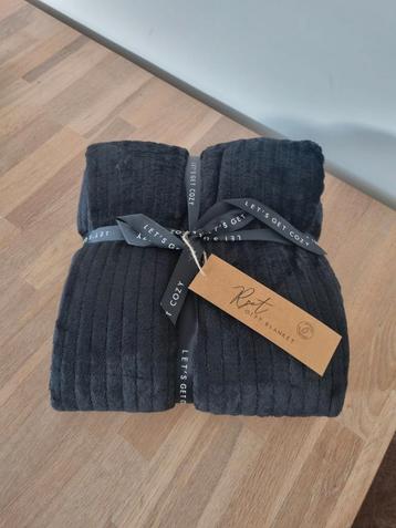 Jens Living Deken / Poncho zwart. beschikbaar voor biedingen